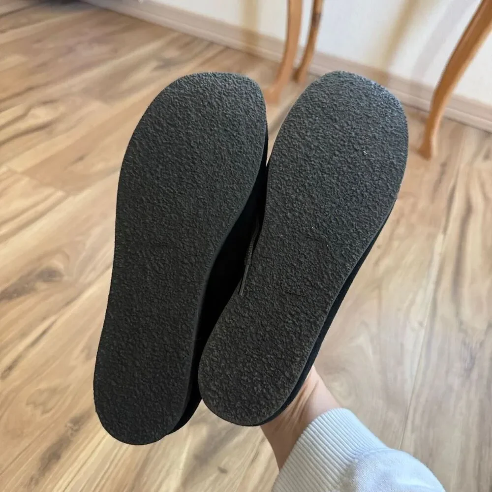 Clarks Wallabee Older Black Suede Kids Size 4.5 EUC